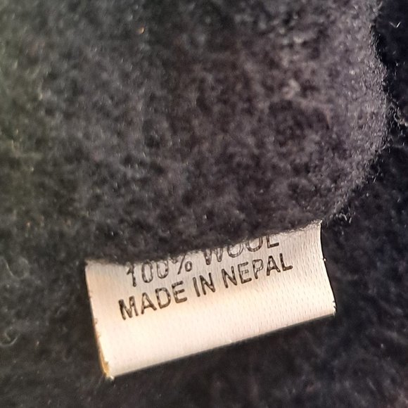 Girl's Nepal Wool Ski / Snow Hat - Picture 5 of 6